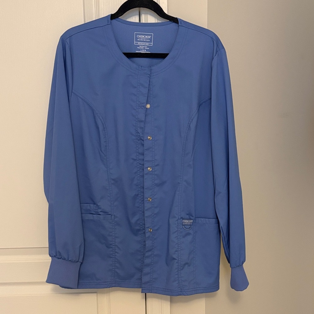 Women’s scrub jacket size large ceil blue